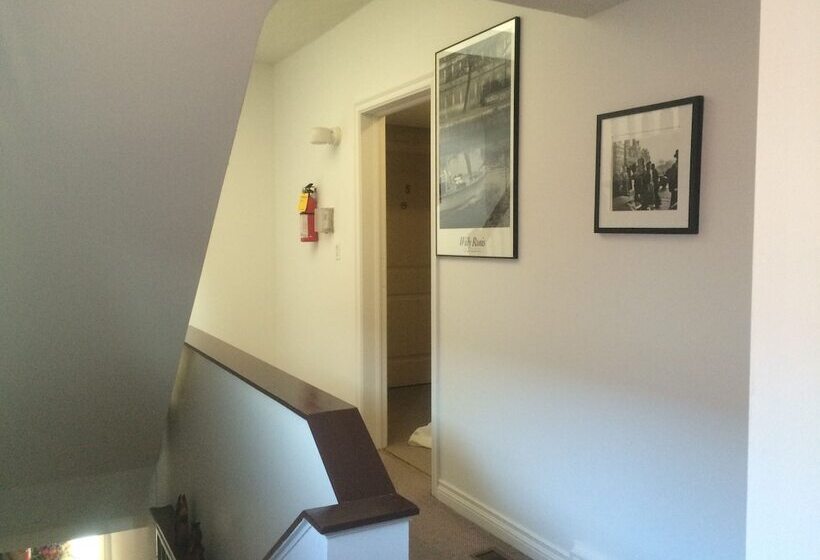 فندق Ada S Guesthouse