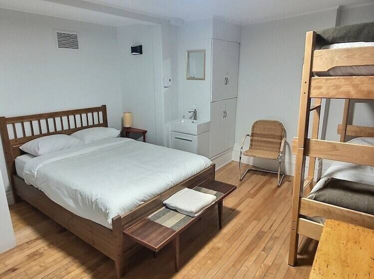 هتل Auberge De La Paix