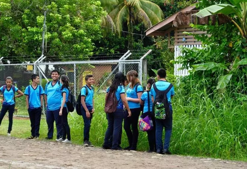هتل Big Bamboo De Uvita