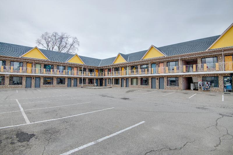 酒店 Blackstone Inn