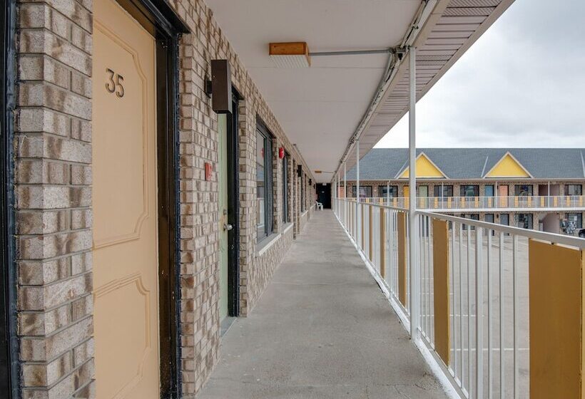 酒店 Blackstone Inn