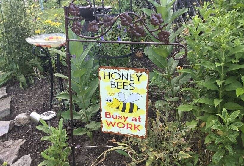 Hotel Burleys Gardens And Suite