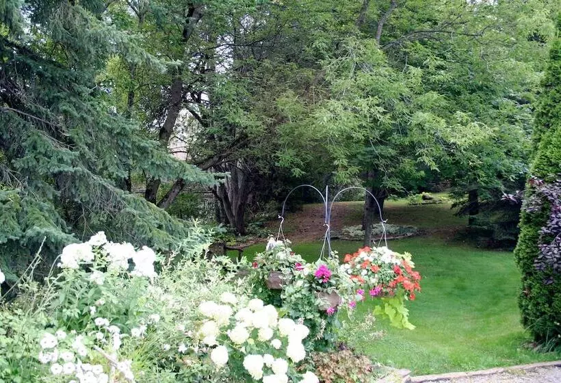 ホテル Burleys Gardens And Suite