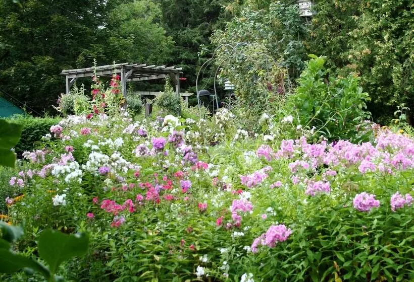 ホテル Burleys Gardens And Suite