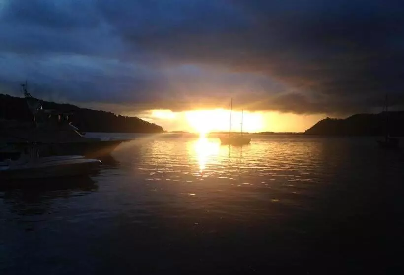 ホテル Fish Hook Marina
