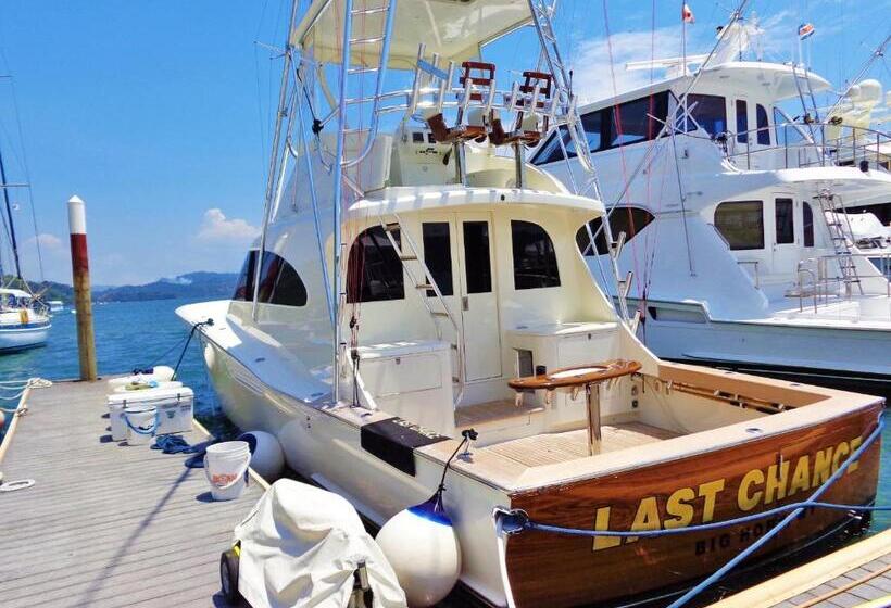 בית מלון כפרי Fish Hook Marina