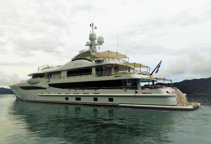 בית מלון כפרי Fish Hook Marina