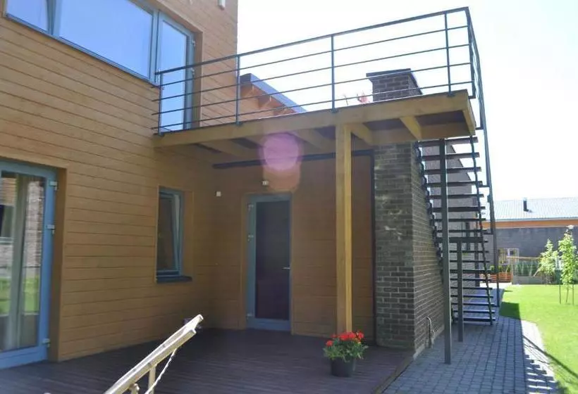 هتل Holiday Villa Palanga