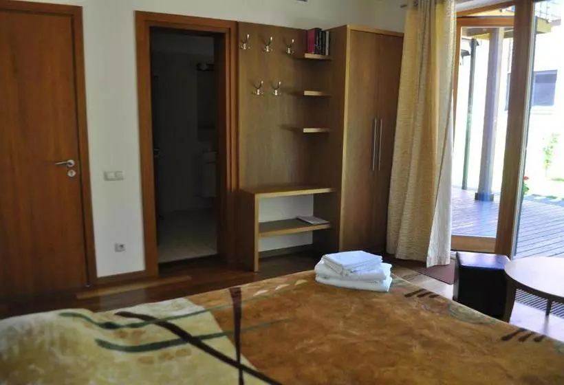 هتل Holiday Villa Palanga