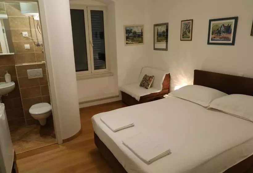 ホテル Malena Palace Experience