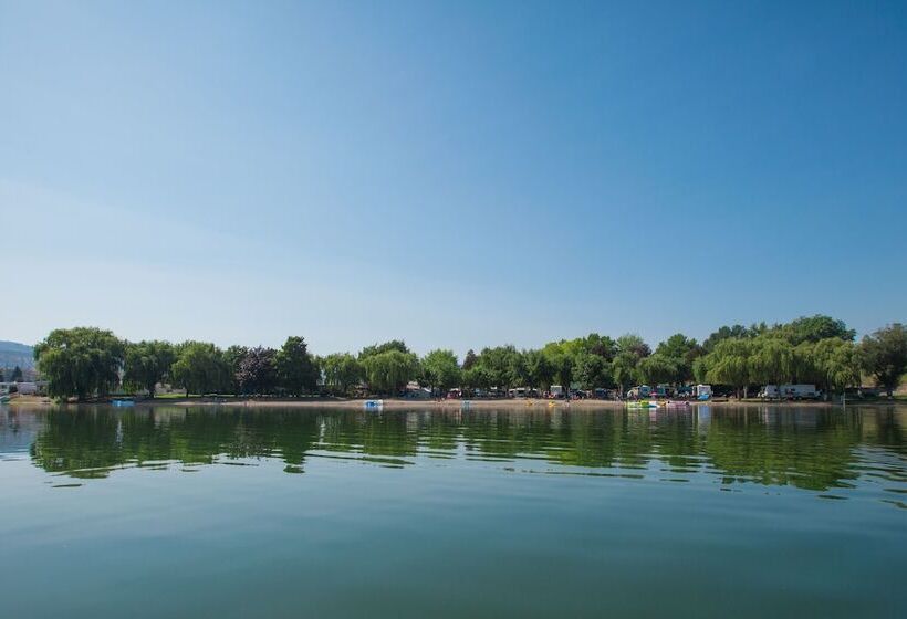 Hotel The Lakeside Resort