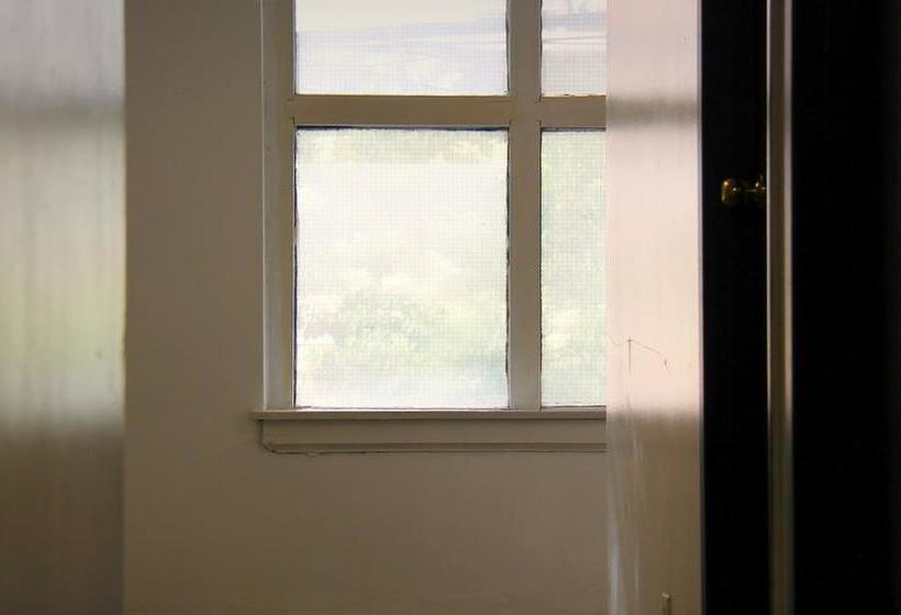 فندق Toronto Central