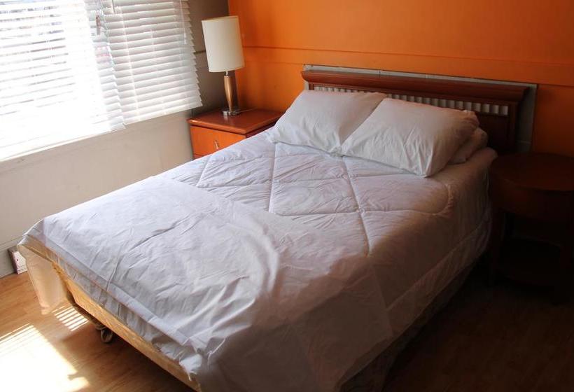 فندق Toronto Central