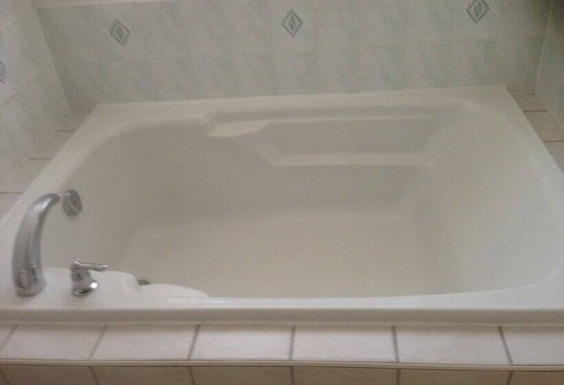 فندق Toronto North Travellers Home