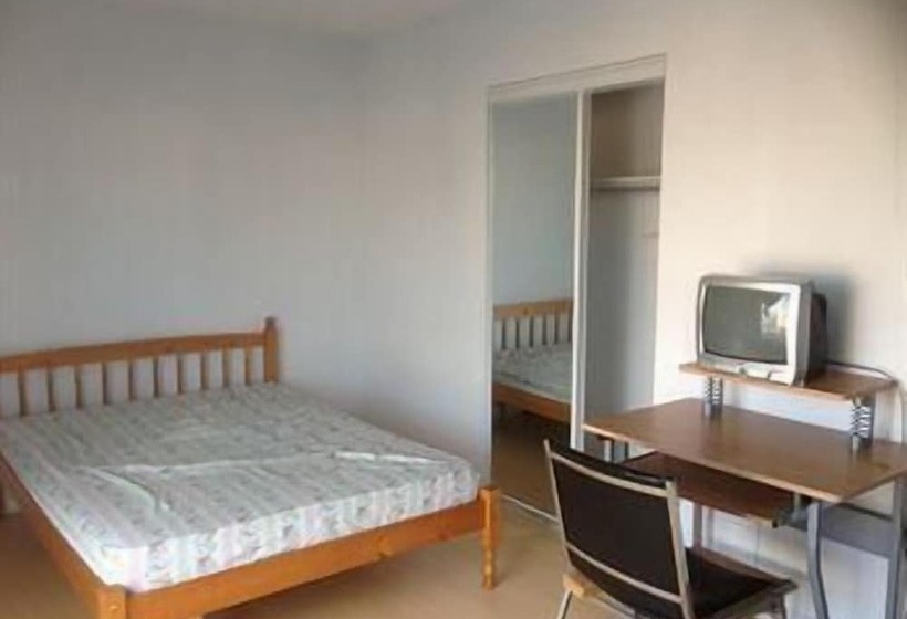 فندق Toronto North Travellers Home