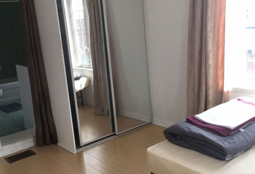 فندق Toronto North Travellers Home