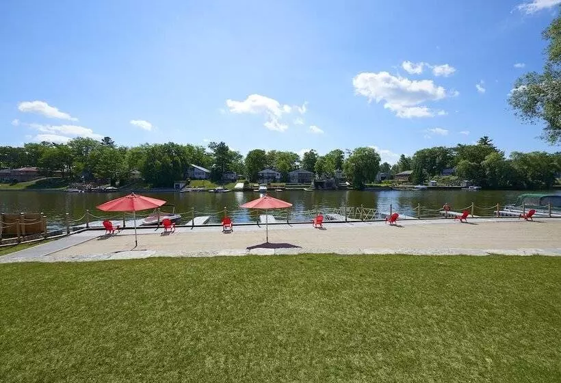 Wasaga Riverdocks Hotel Suites