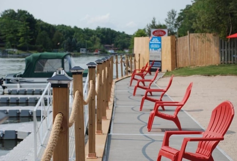 Wasaga Riverdocks Hotel Suites