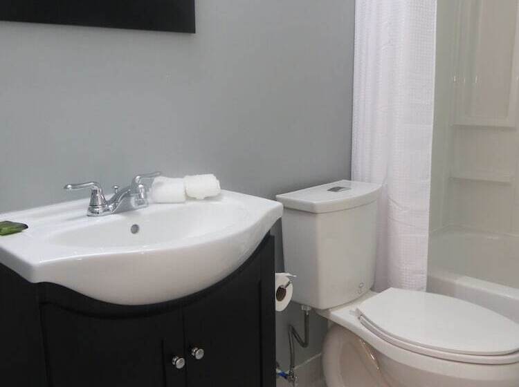 Wasaga Riverdocks Hotel Suites