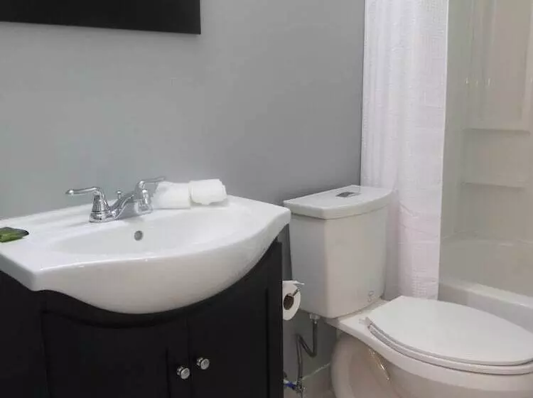 Wasaga Riverdocks Hotel Suites