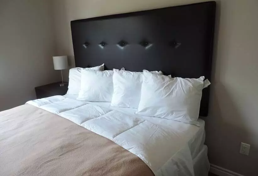 Wasaga Riverdocks Hotel Suites