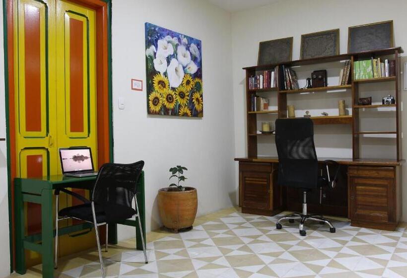 Общежитие Golden Frog Manizales