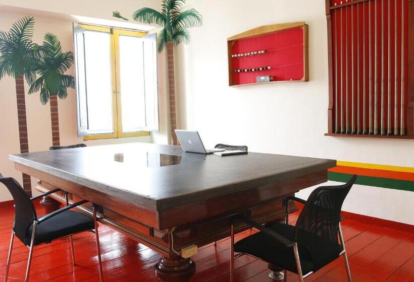 Общежитие Golden Frog Manizales