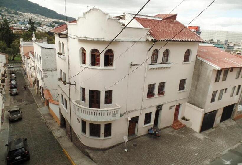 Hostel Revolution Quito
