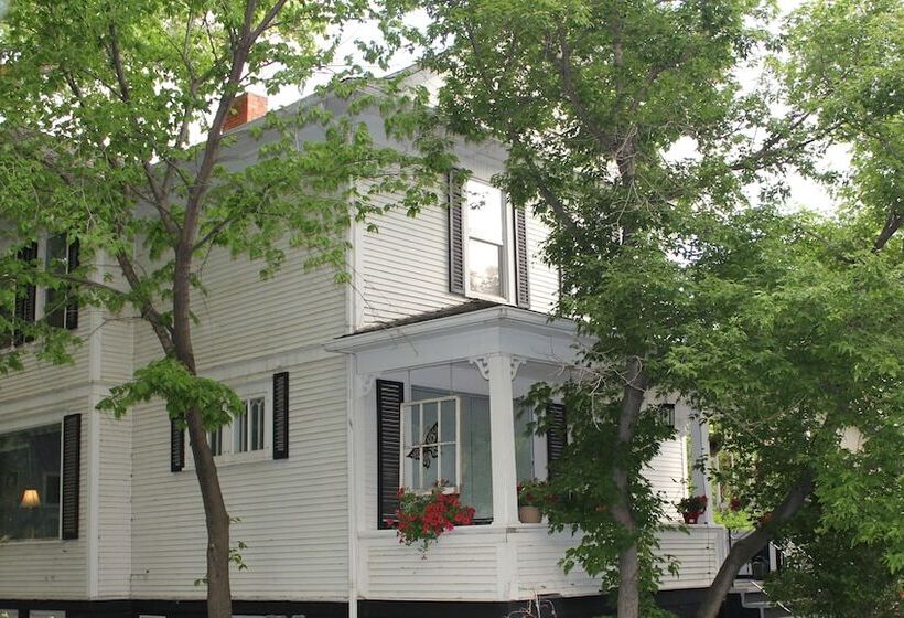 هتل Charles Street Holiday Home