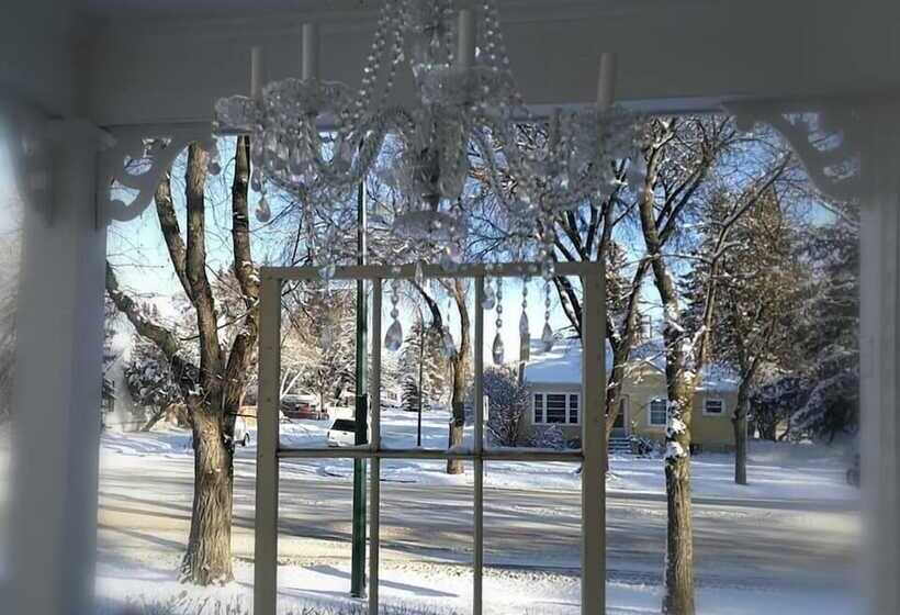 هتل Charles Street Holiday Home