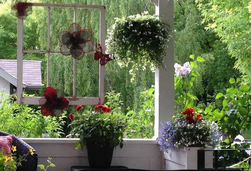 هتل Charles Street Holiday Home