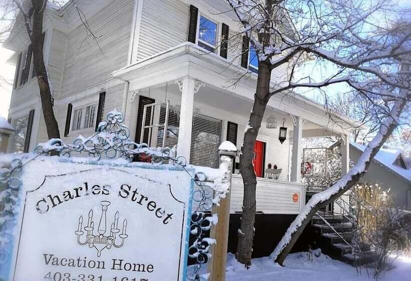 هتل Charles Street Holiday Home