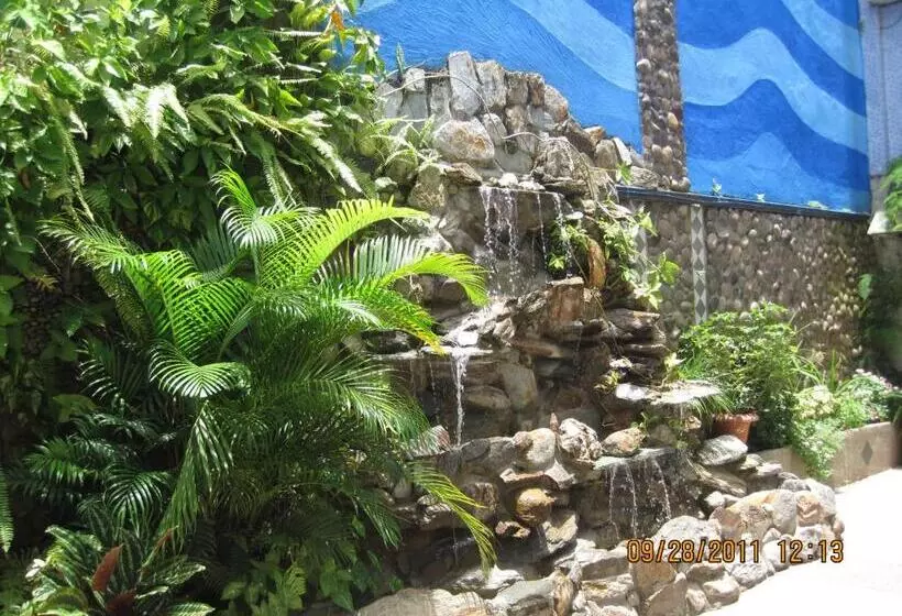 Hotelli La Cascada   Lago Agrio
