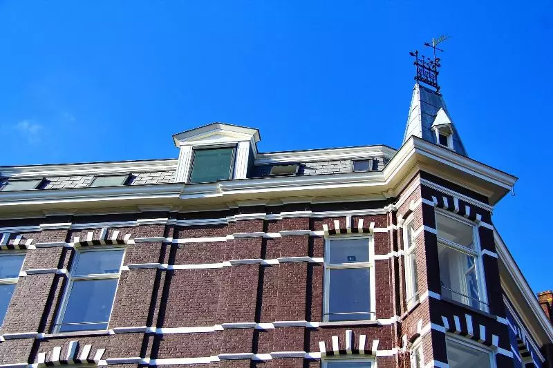 Hotel No. 377 House
