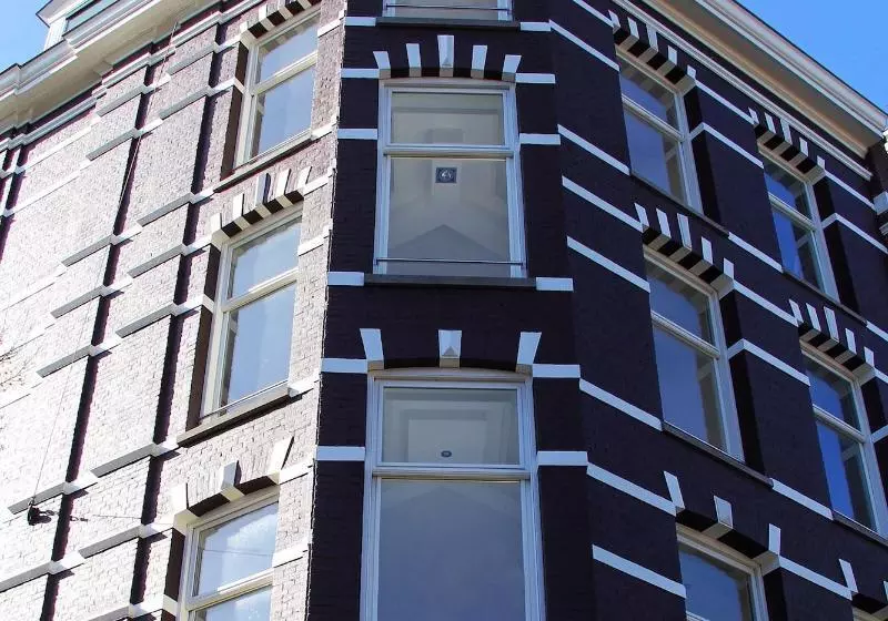 Hotel No. 377 House