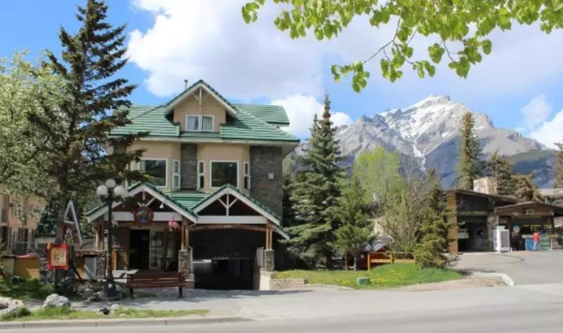 ホテル Samesun Banff Hostel