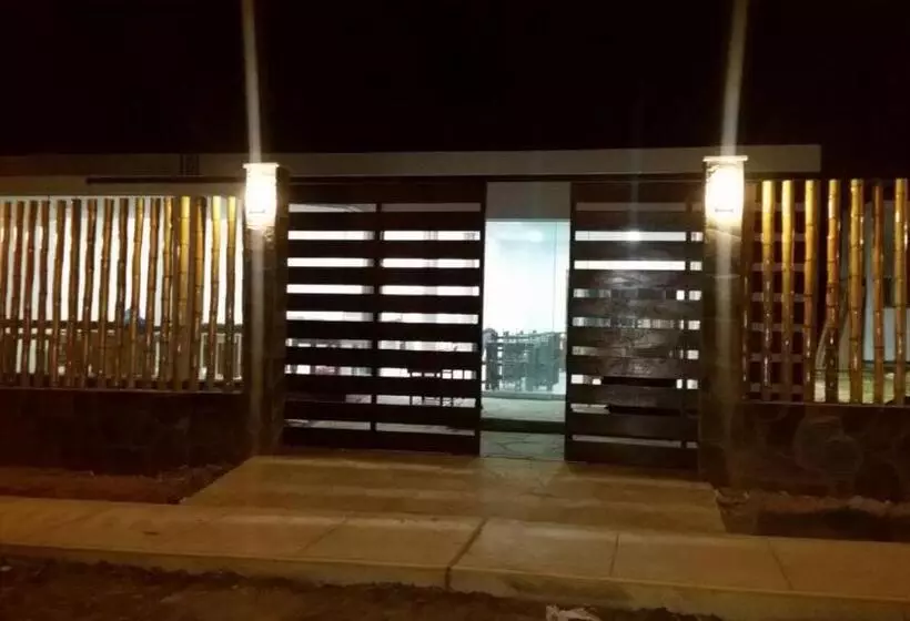 هتل Vallehermoso Lunahuana