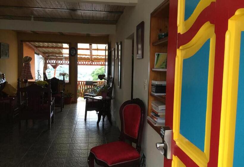 تختخواب و صبحانه Casa Pachamama