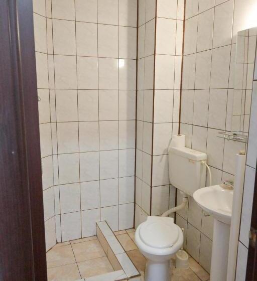 مبيت وإفطار Vila Gymy