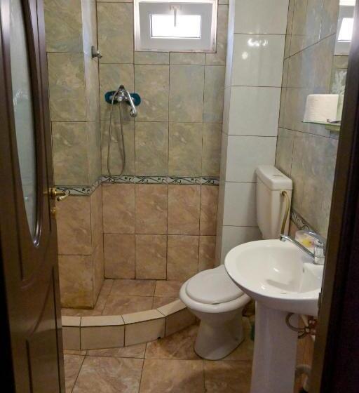 مبيت وإفطار Vila Gymy