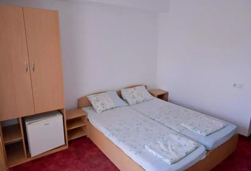 Bed and Breakfast Vila Gymy