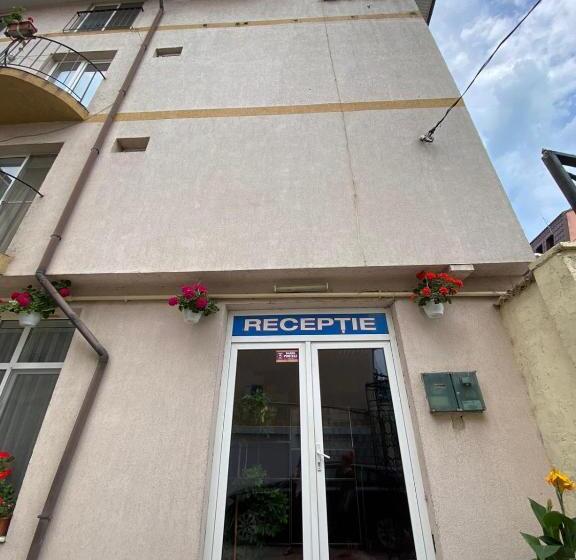 مبيت وإفطار Vila Gymy