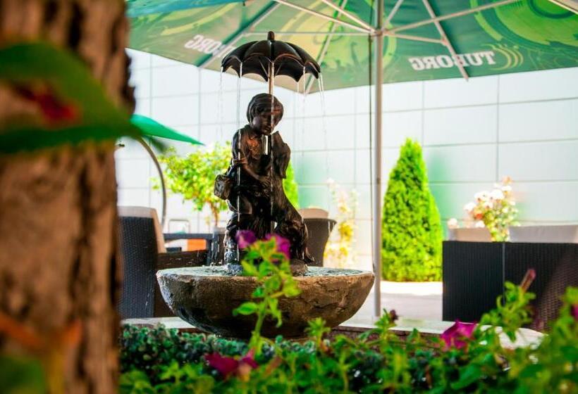 Отель Boutique Shine