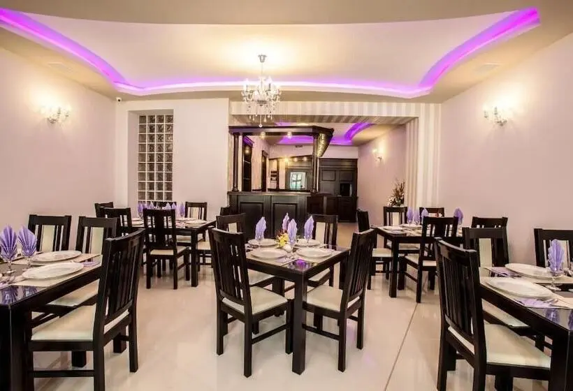 Hotel Extravagance
