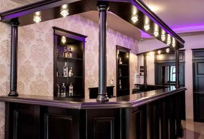 Hotel Extravagance