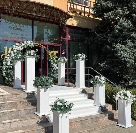 Hotelli Flora