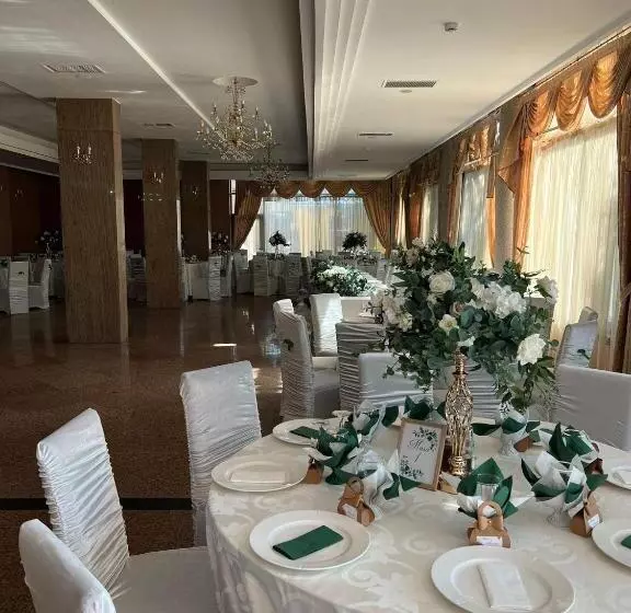 Hotelli Flora