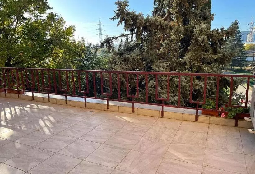Hotelli Flora