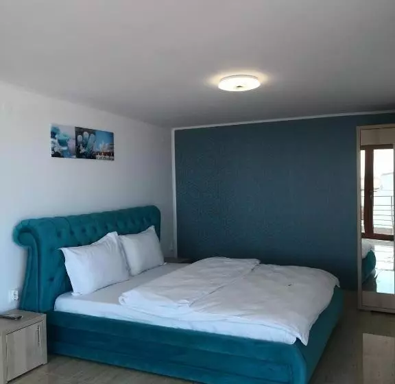 Hotel La John