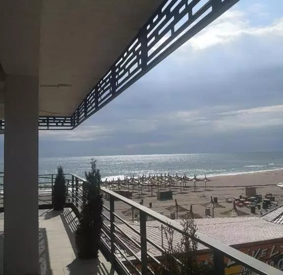 Hotel La John